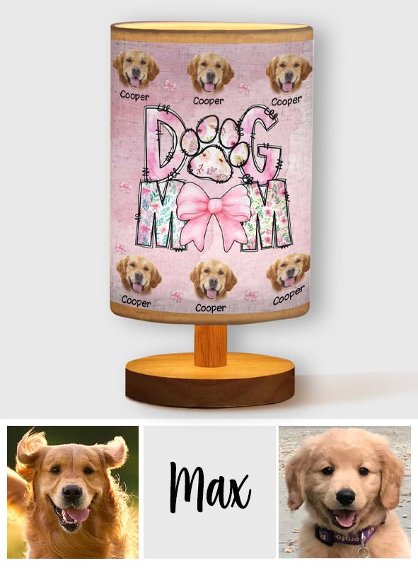 Lampe de table personnalisée pour chien « Maman de chien fleurie » avec base en bois