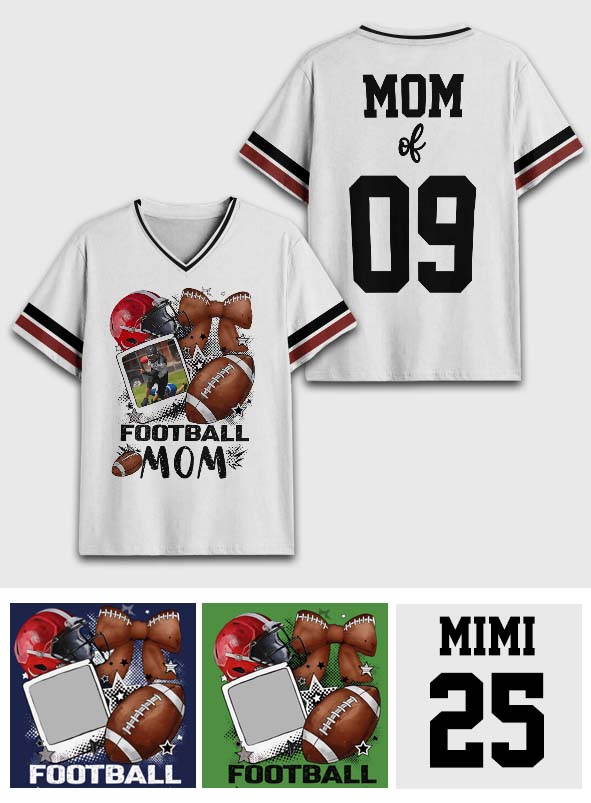 Fußball-Mama/Papa/Oma/Onkel/Tante.... - Personalisiertes Fußball-T-Shirt mit V-Ausschnitt und vollflächigem Aufdruck
