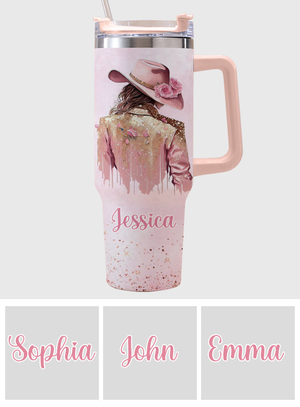 Cowgirl-Spirit – Personalisierter Cowgirl-Trinkbecher mit Henkel