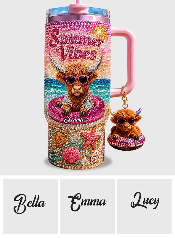 Sommer Vibes - Personalisierbarer Highland Cow Tumbler mit Plüschanhänger