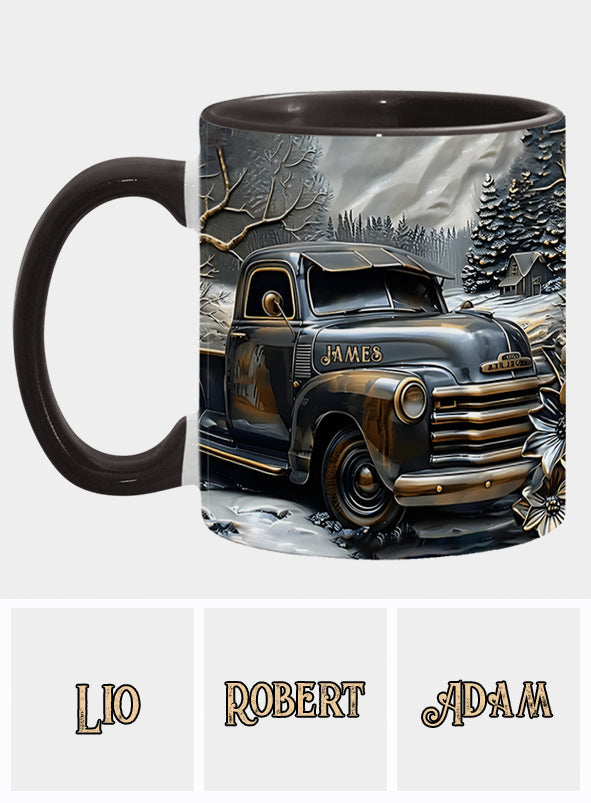 Ne sous-estimez jamais un vieux routier au volant d'un camion - Mug personnalisé pour routier