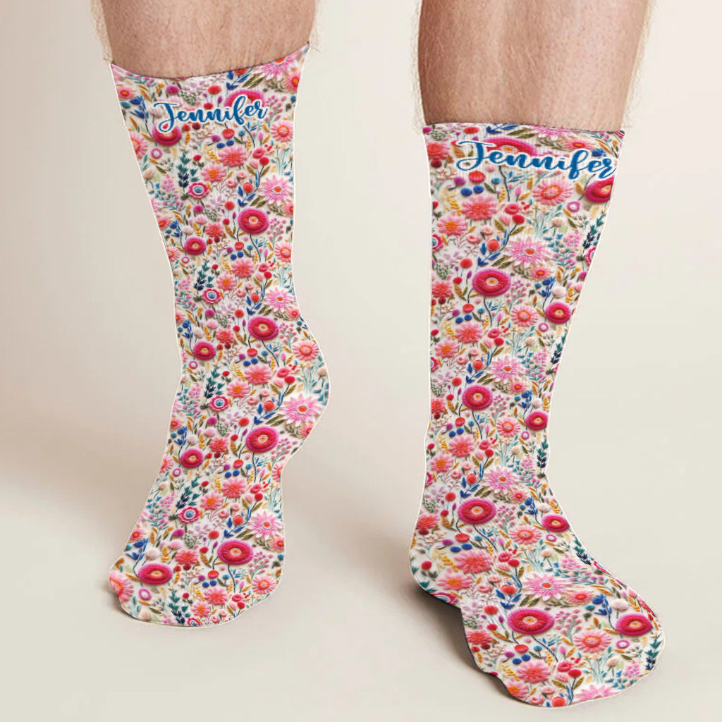 If You Can Read This This Nurse Is Off Duty Floral - Personalized Nurse Socks
