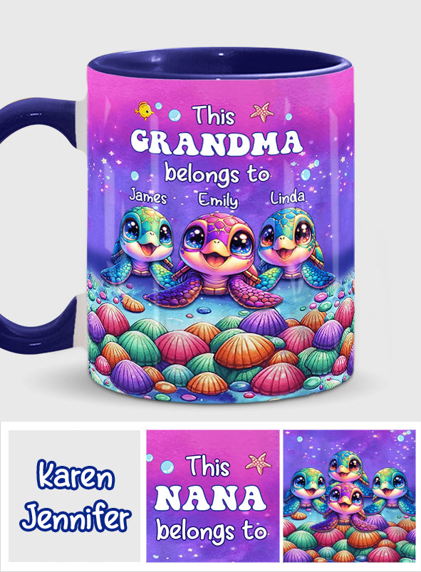 Mug personnalisé « Mamie appartient à… » (Version tortue de mer)