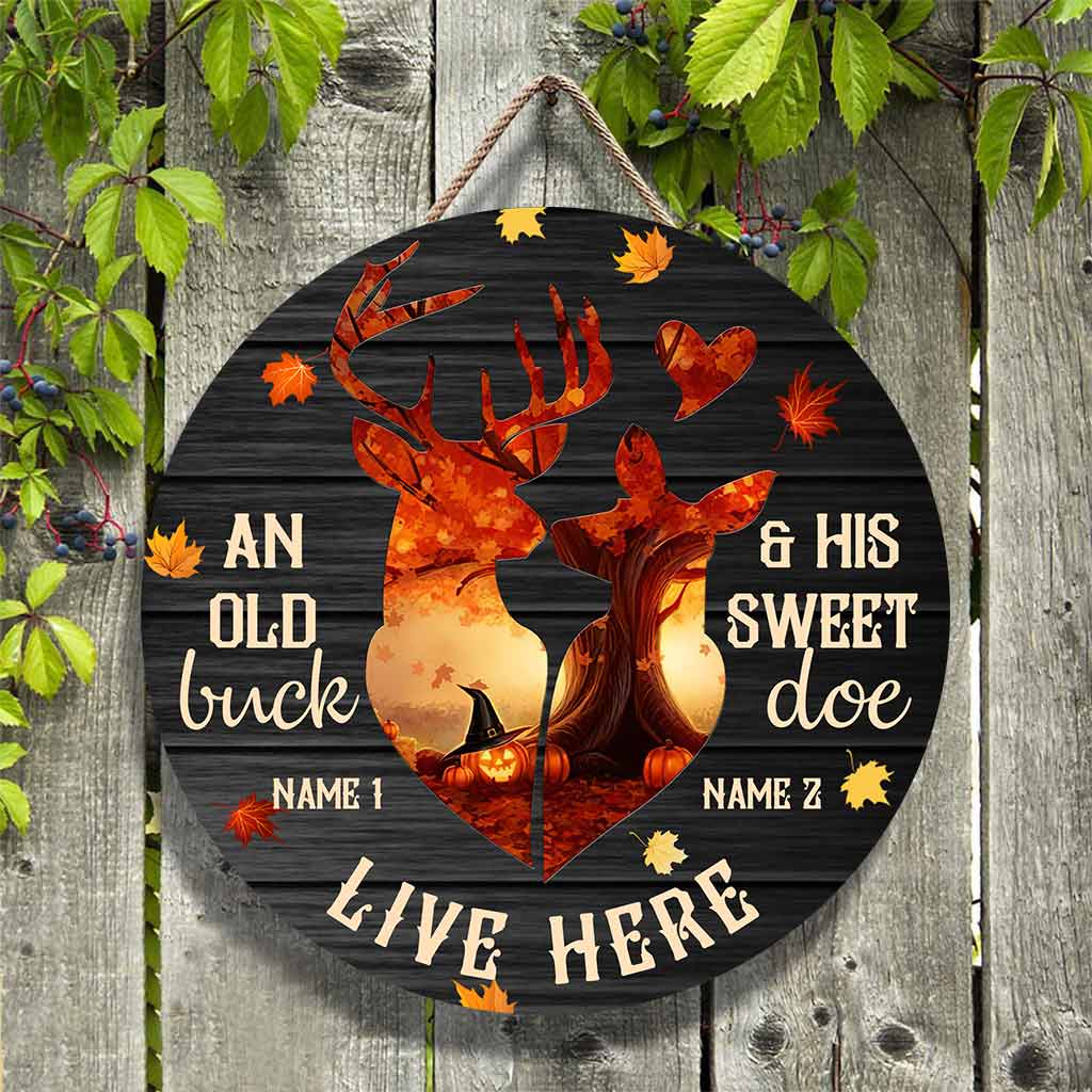 An Old Buck - Hunting Personalized Round Wood Sign