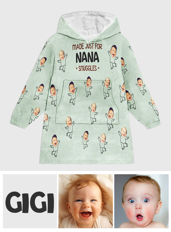 I Love Being Grandma Sunflower - Personalized Mother's Day Grandma Blanket Hoodie