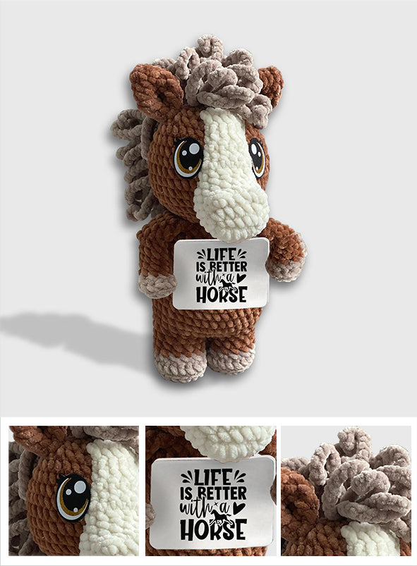 Pferdeliebe – Handgestrickte Pferdefigur