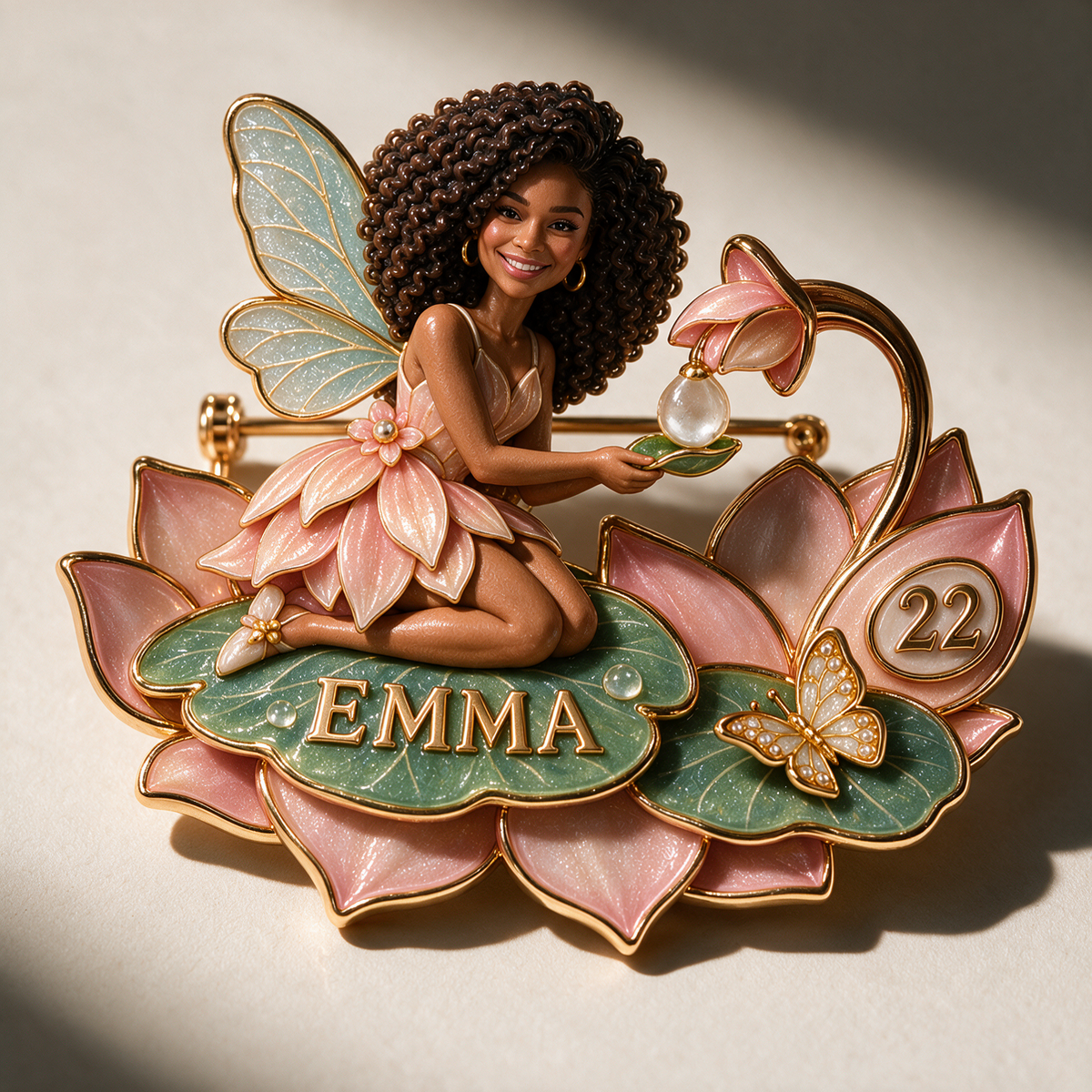 Personalisierte Lotus-Dew Wunschfee Brosche - Geburtstagsgeschenk mit Foto, Name und Alter