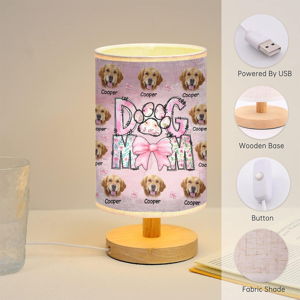 Lampe de table personnalisée pour chien « Maman de chien fleurie » avec base en bois