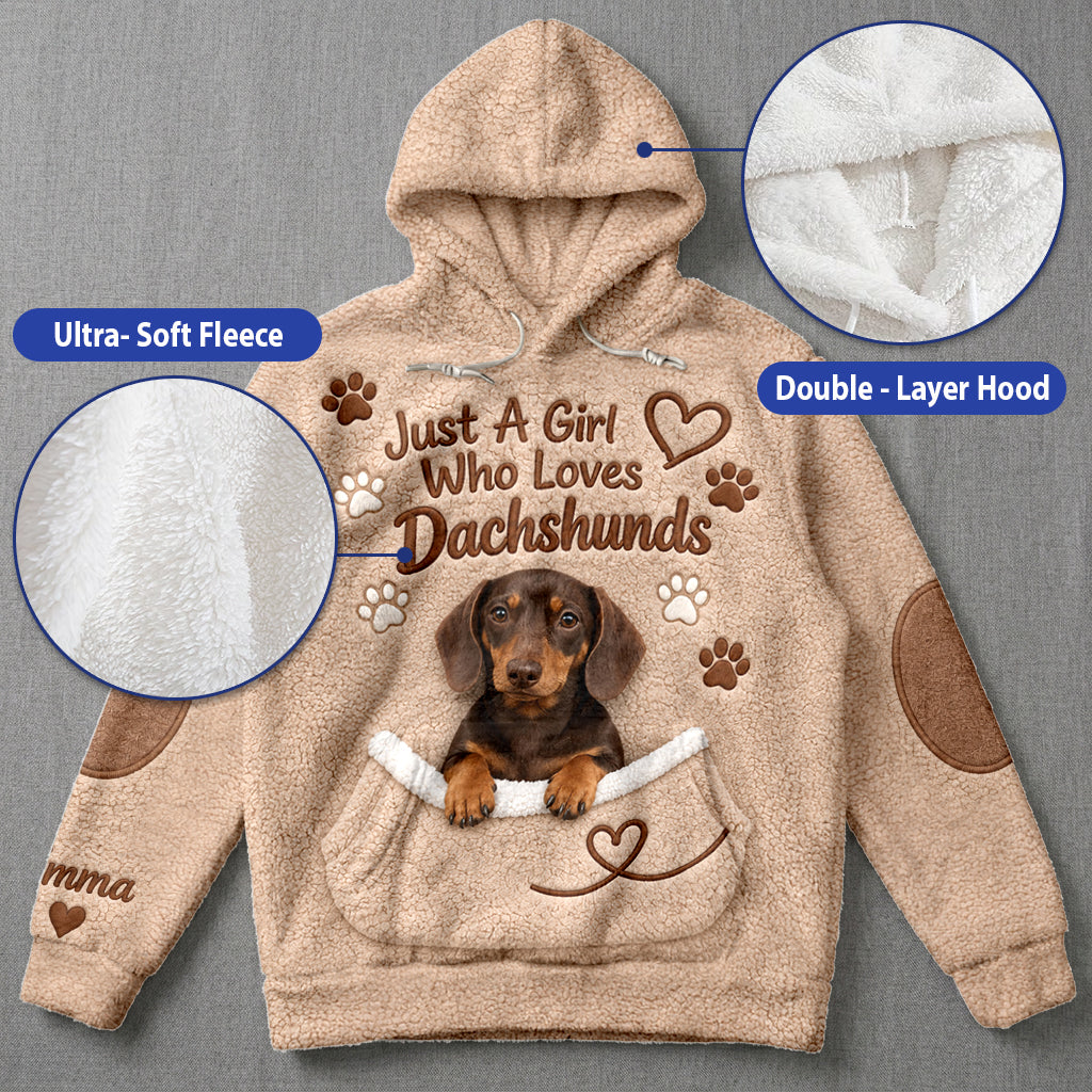 Ein Mädchen, das Hunde liebt - Personalisierter Hundepullover aus Fleece