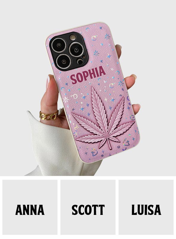 Stoner Chick – Personalisierte Handyhülle aus Leder mit Weed-Motiv