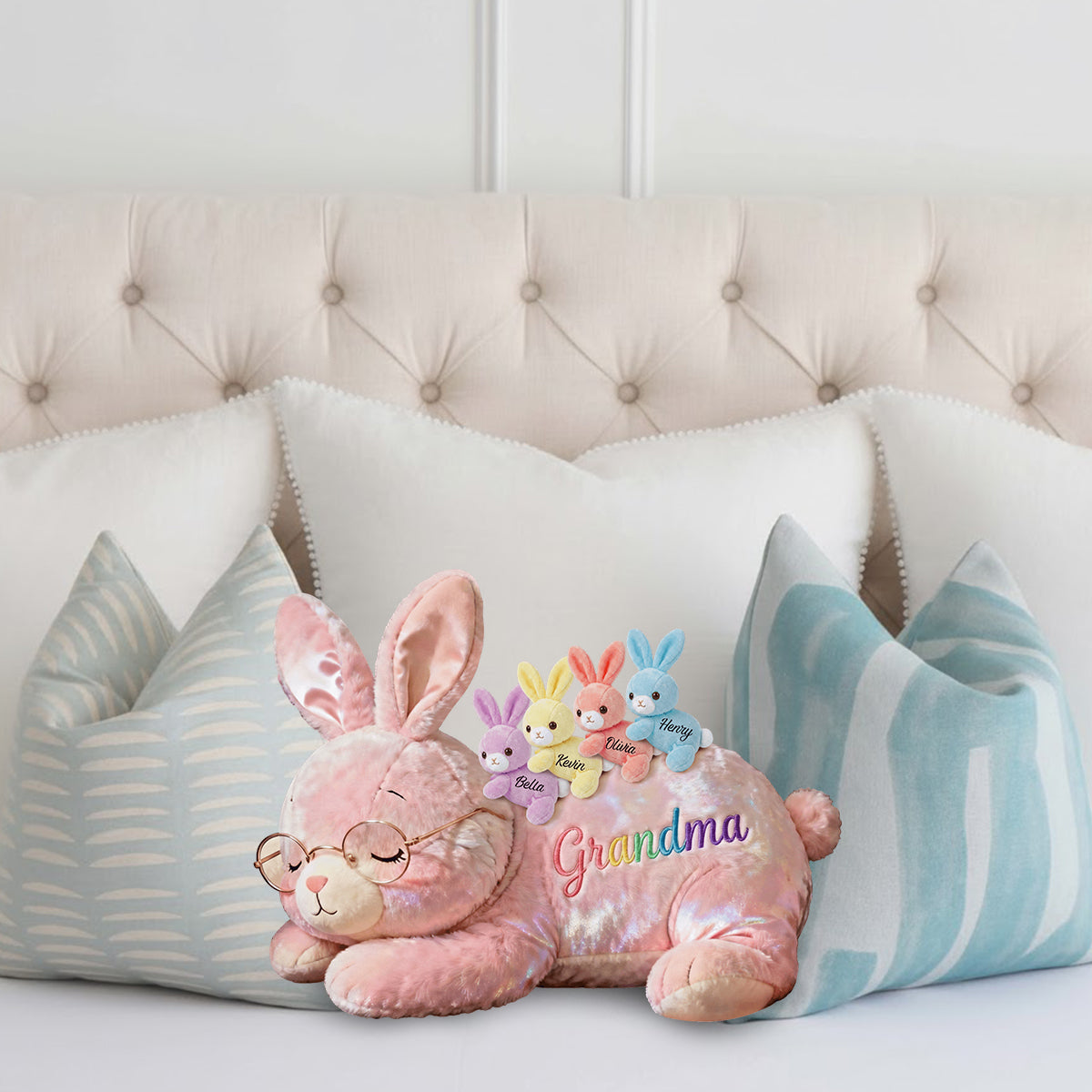 Coussin personnalisé en fausse fourrure en forme de grand-mère avec ses bébés lapins