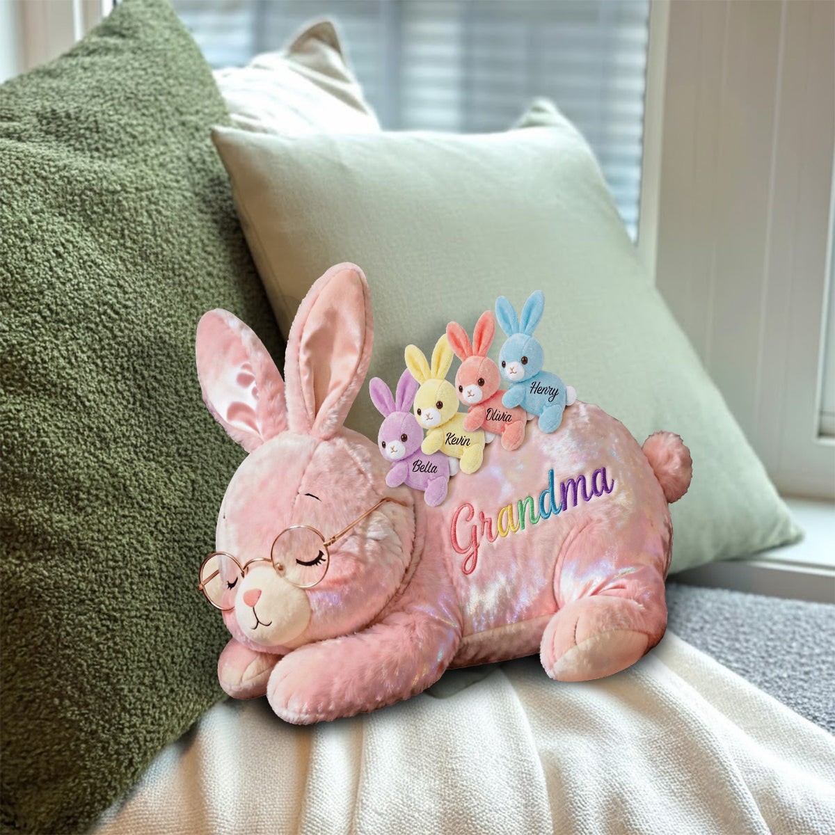 Coussin personnalisé en fausse fourrure en forme de grand-mère avec ses bébés lapins