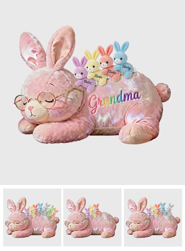 Coussin personnalisé en fausse fourrure en forme de grand-mère avec ses bébés lapins