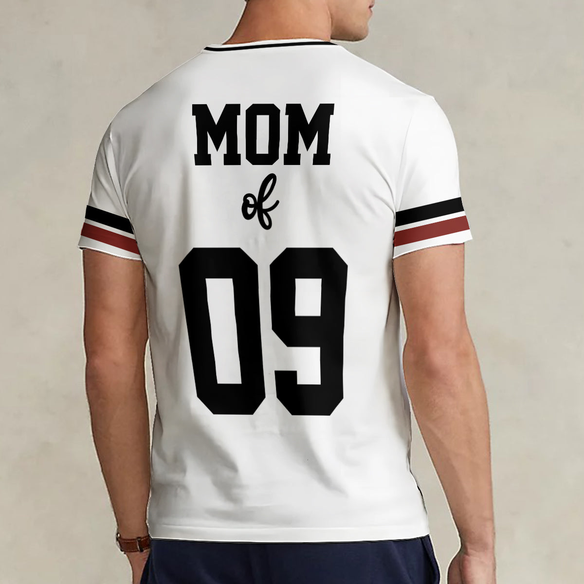 Fußball-Mama/Papa/Oma/Onkel/Tante.... - Personalisiertes Fußball-T-Shirt mit V-Ausschnitt und vollflächigem Aufdruck