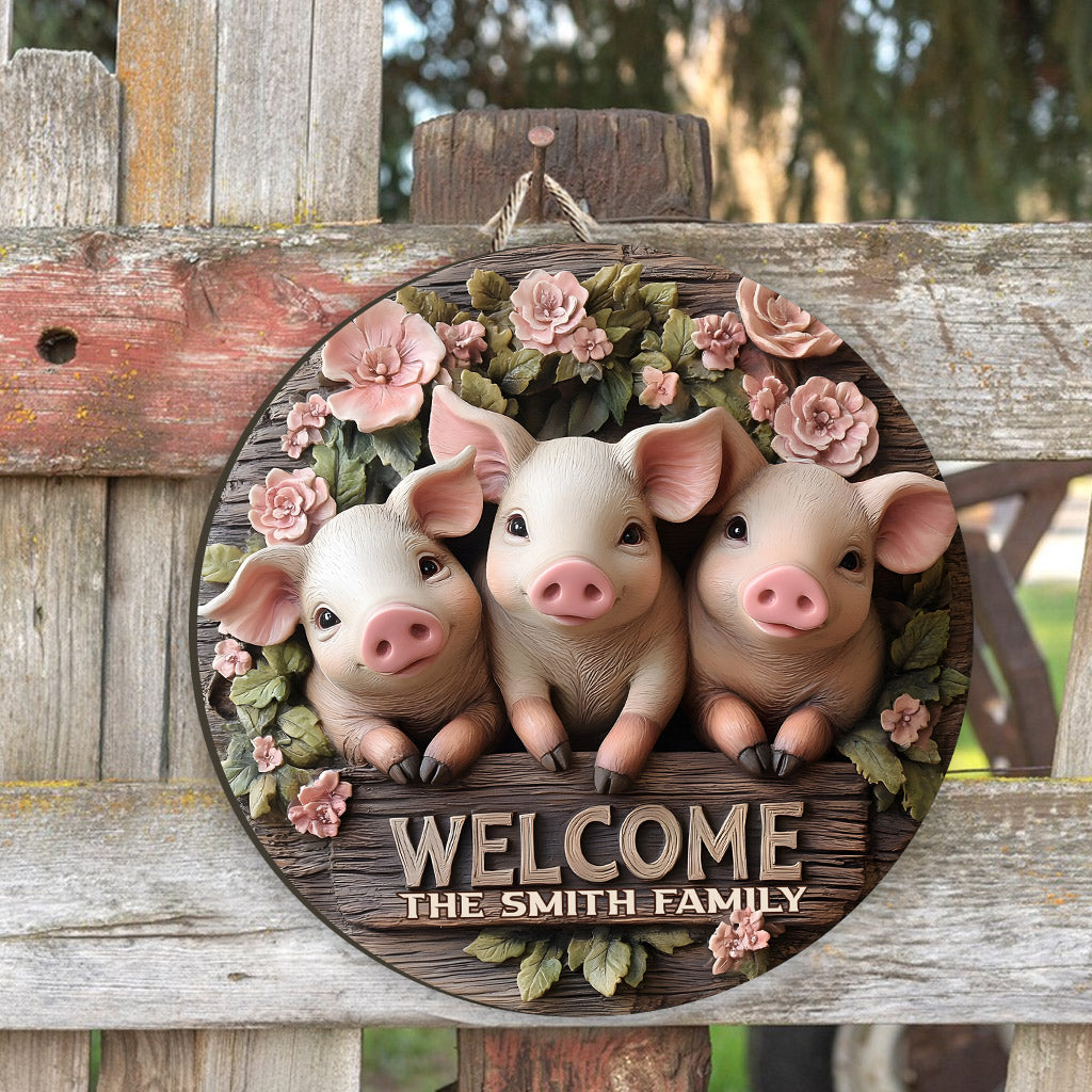 Welcome - Personalized Pig Lover Round Wood Sign