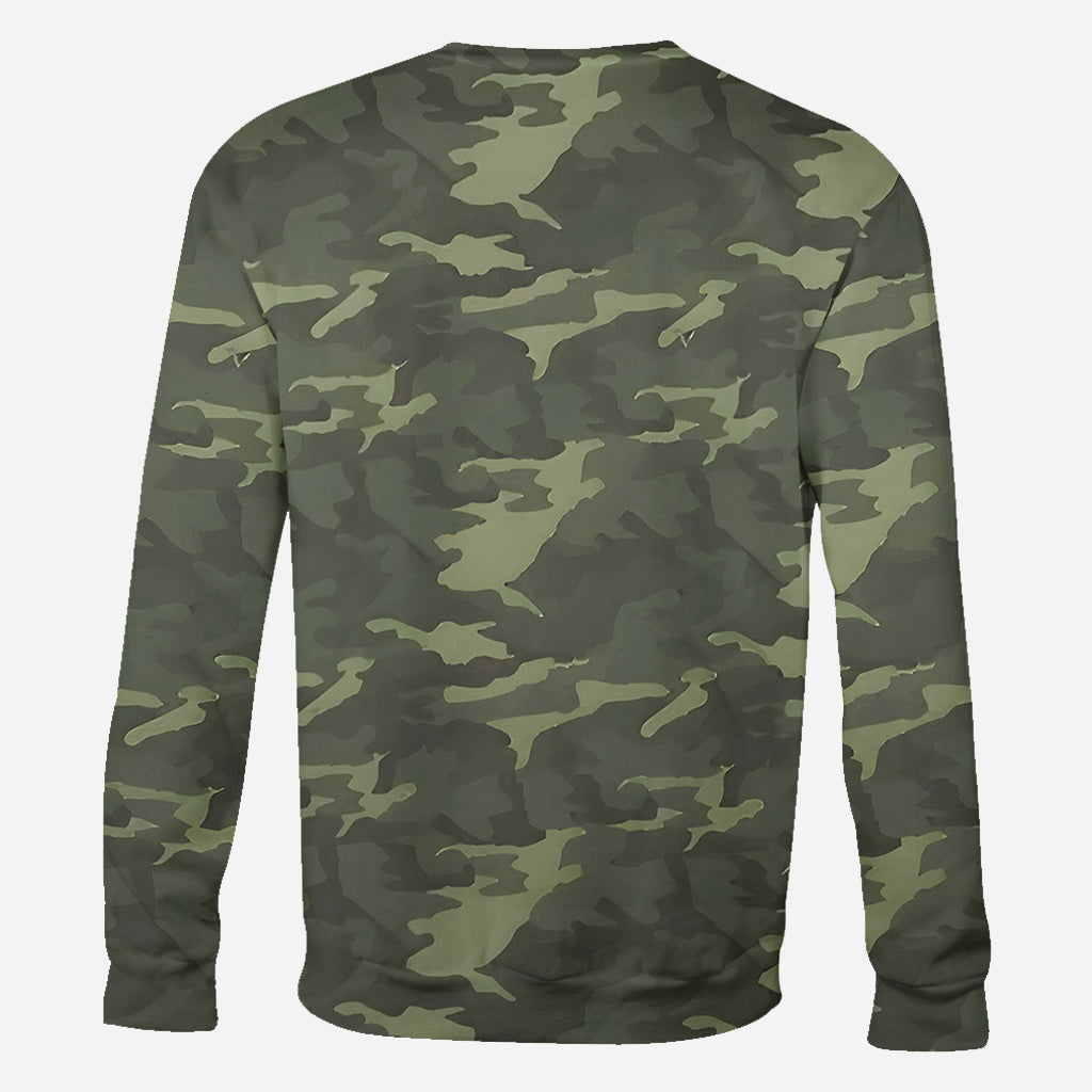 Erst Papa, jetzt Opa – Bärentarnmuster – Personalisiertes Opa-Shirt