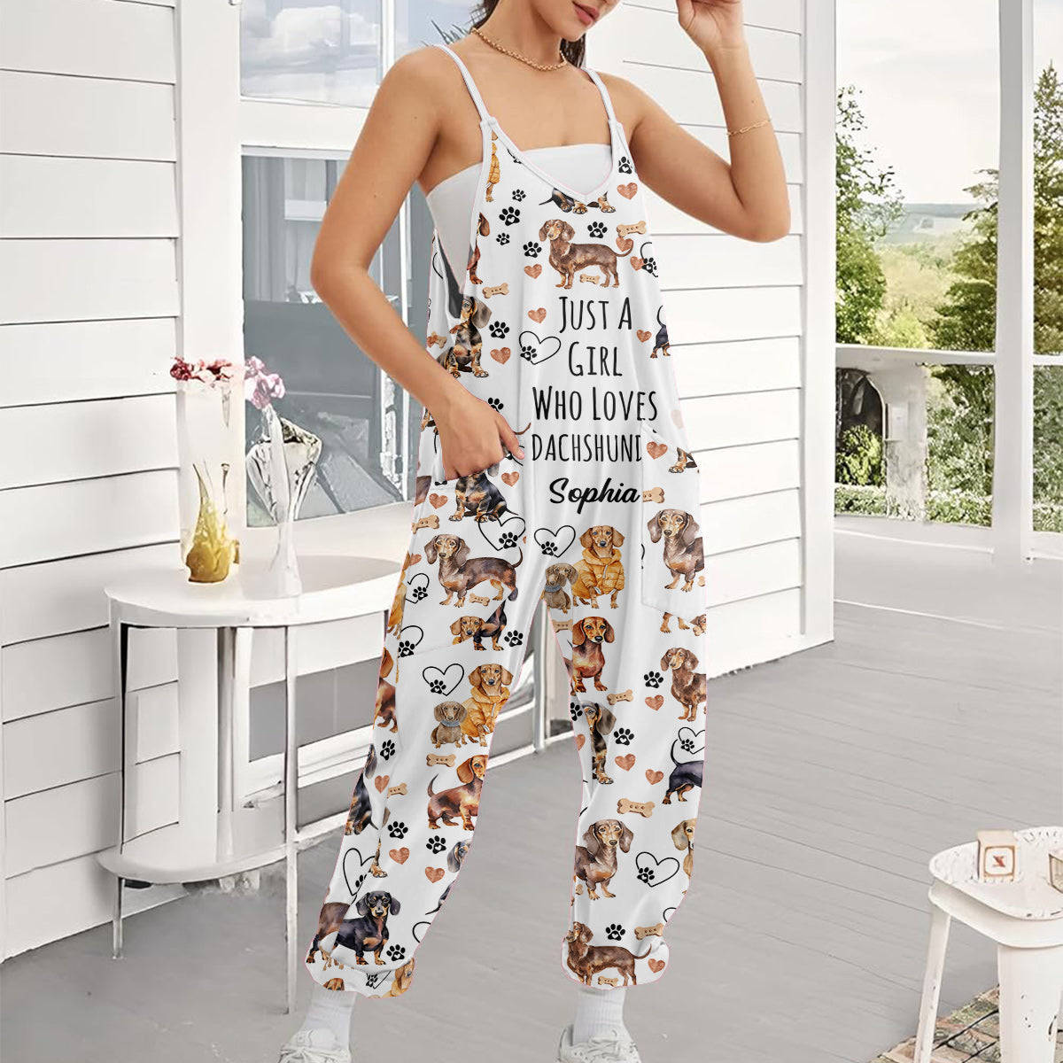 Einfach ein Mädchen, das Dackel liebt – Personalisierter Dackel-Overall/Strampler in lockerer Passform