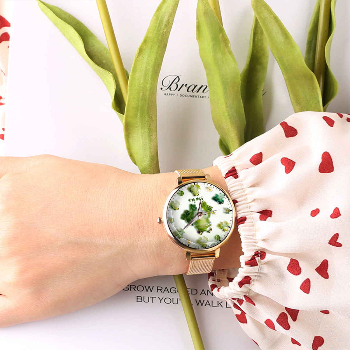 Einfach ein Mädchen, das Frösche liebt – personalisierte Frosch-Damenhanduhr 