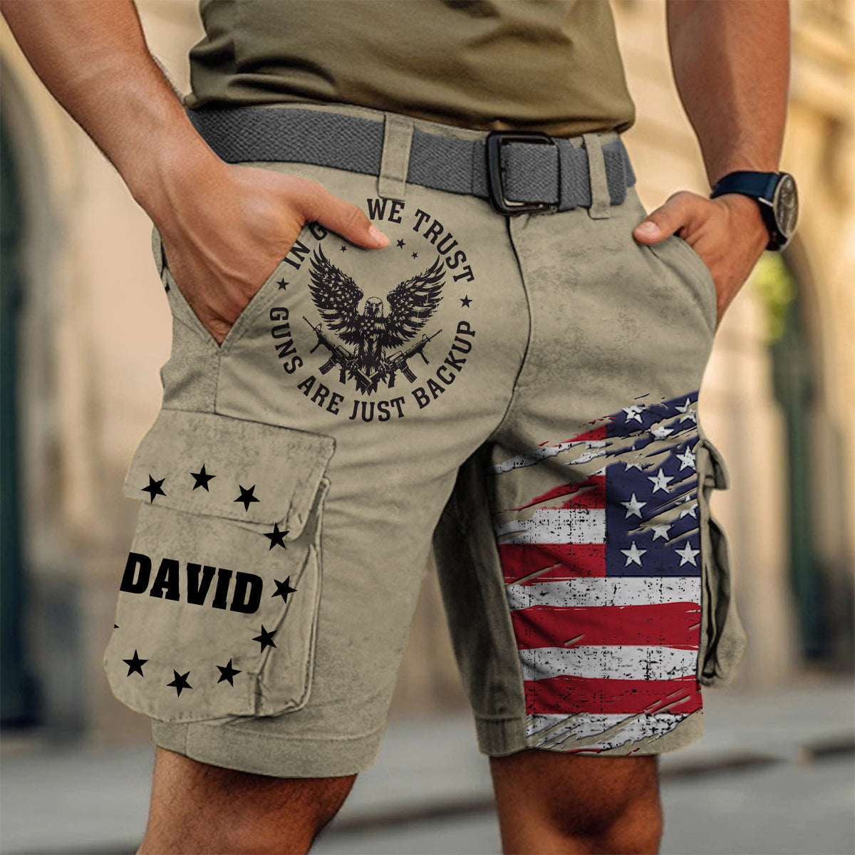 En Dieu nous avons confiance - Short cargo personnalisé avec aigle à tête blanche et ceinture