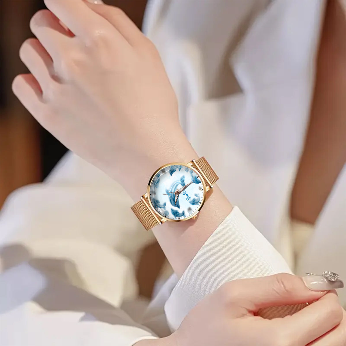 Glassy Dolphin – Personalisierte Damen-Handuhr mit Delfinmotiv 