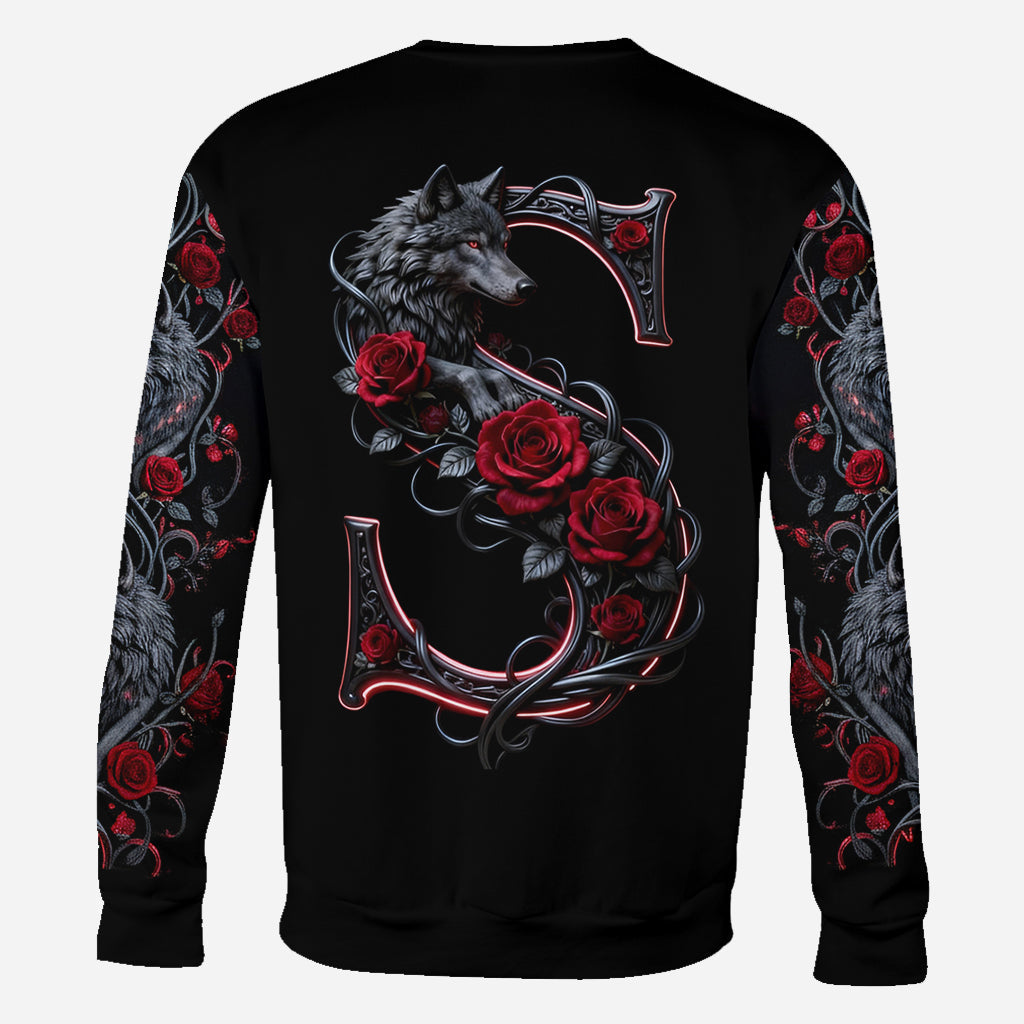 Wolf und Rosen, Initialen-Personalisierung - Personalisiertes Wolf-Shirt mit Allover-Print
