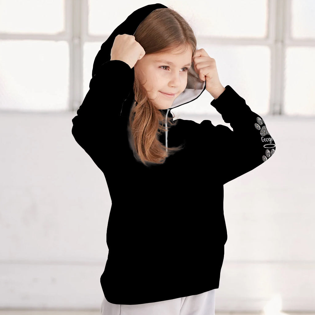 Einfach ein Mädchen, das Hunde liebt – personalisiertes T-Shirt mit Hundemotiv