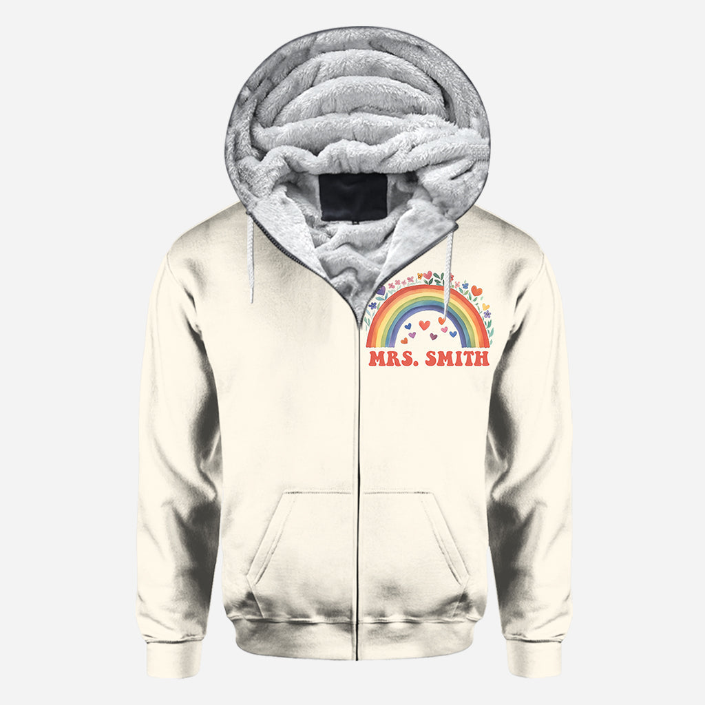 Hier ist jeder willkommen – personalisiertes Lehrer-T-Shirt