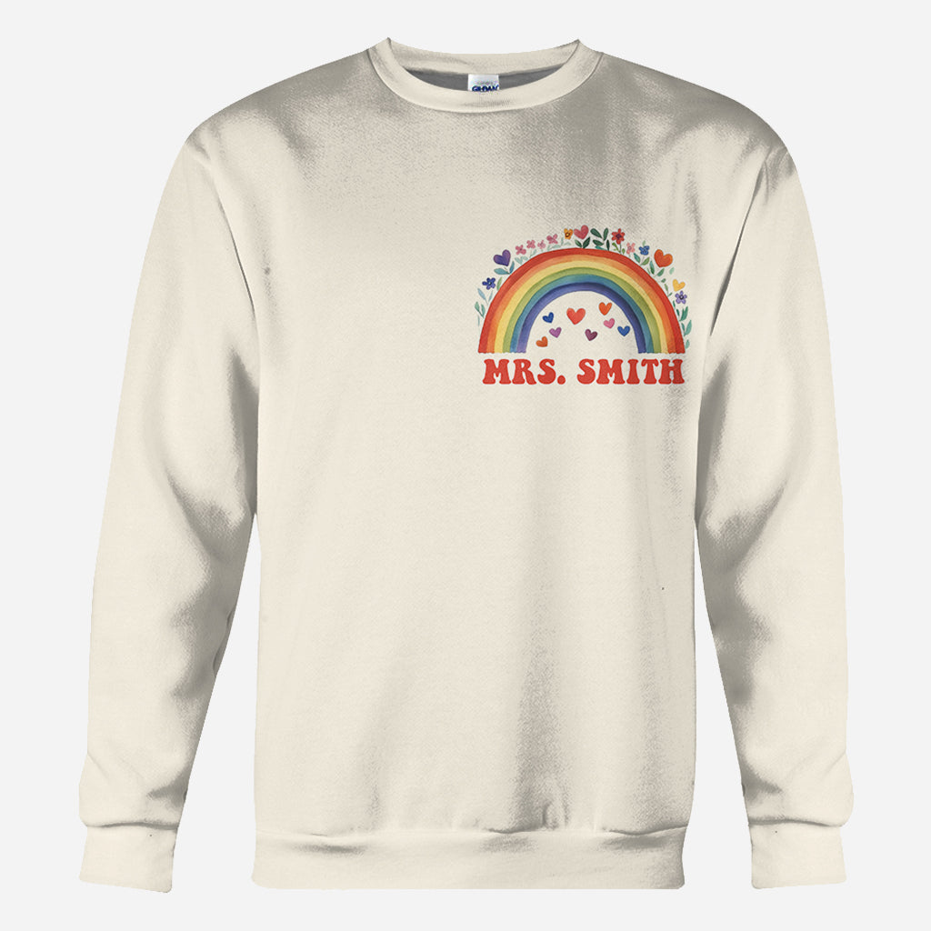 Hier ist jeder willkommen – personalisiertes Lehrer-T-Shirt