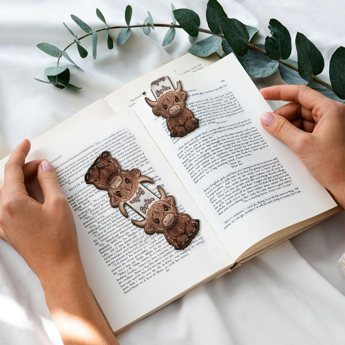 Lovely Highland Cow - Personalized Highland Cow Shaped Magnetic Bookmark