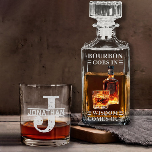 Le bourbon entre, la sagesse en sort - Coffret carafe à whisky personnalisée