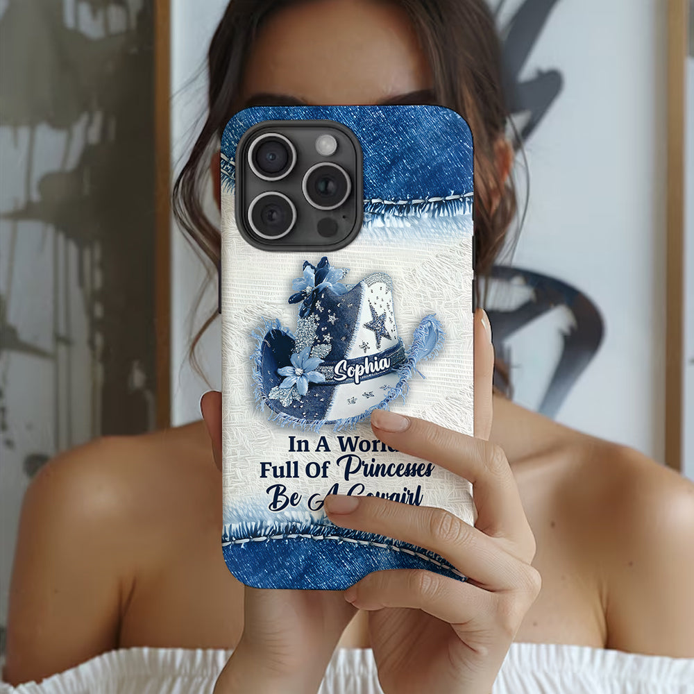 In einer Welt voller Prinzessinnen – Personalisierte Handyhülle mit Cowgirl-Print