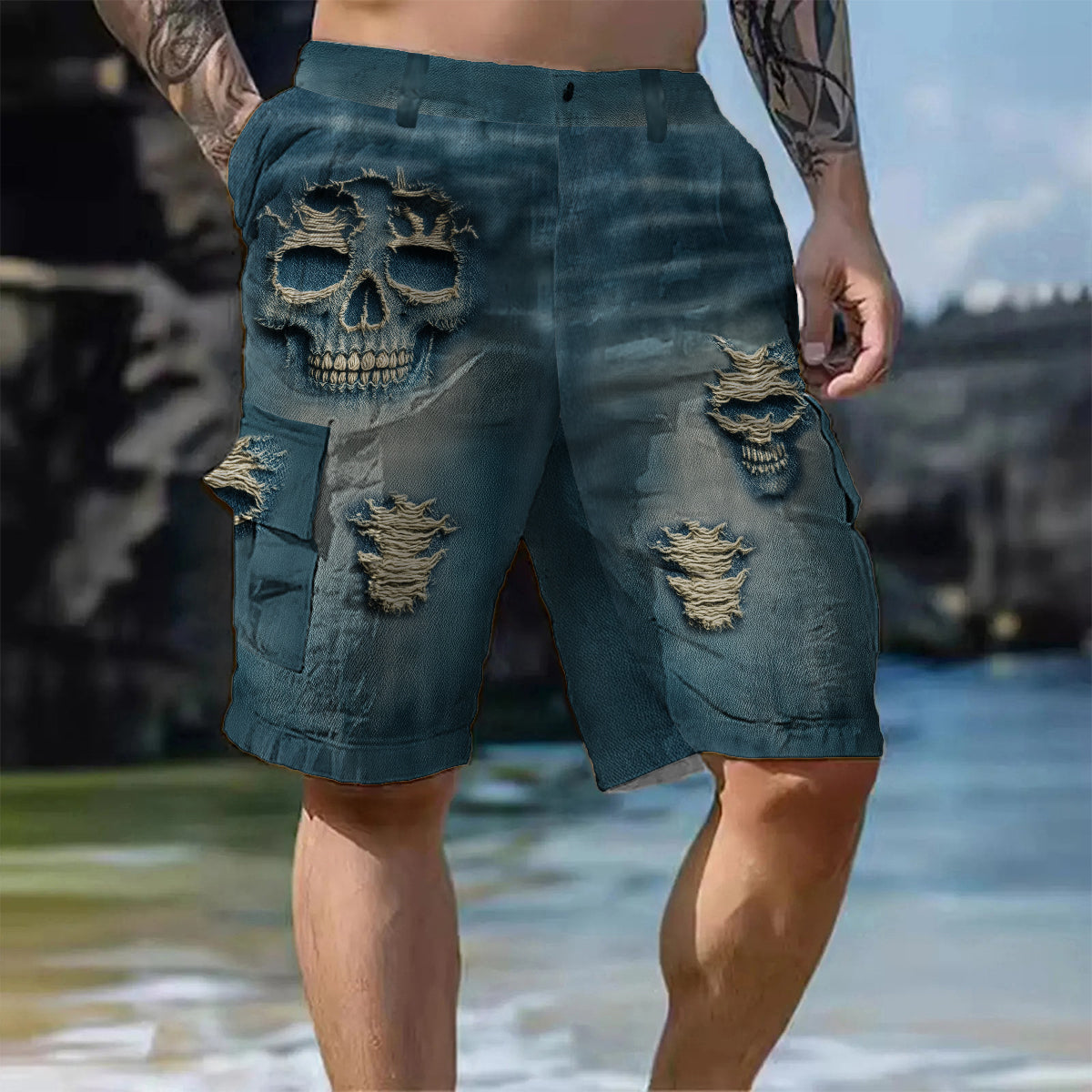 Personalisierte Cargoshorts mit Totenkopfmotiv und Gürtel