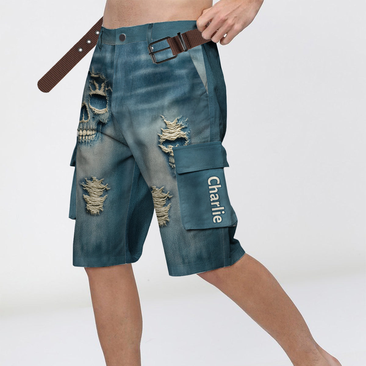 Personalisierte Cargoshorts mit Totenkopfmotiv und Gürtel