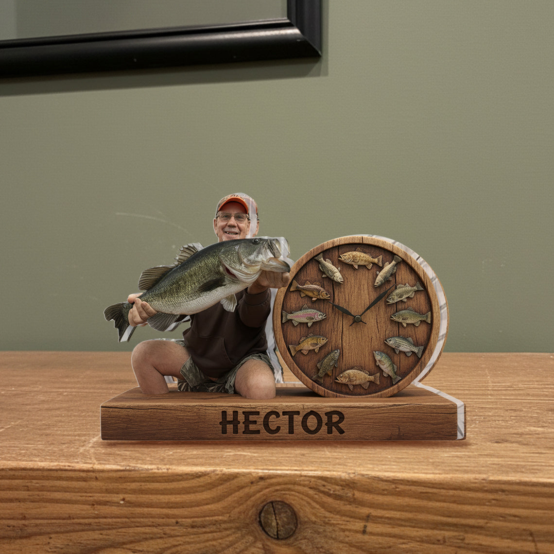 Es ist immer Angelzeit – Personalisierte Tischuhr mit Anglermotiv