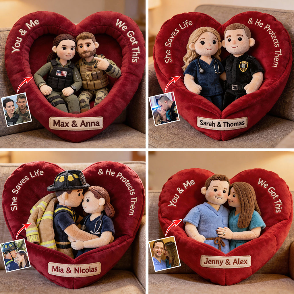 Toi et moi, on gère ! - Coussin personnalisé en fausse fourrure en forme d'infirmière