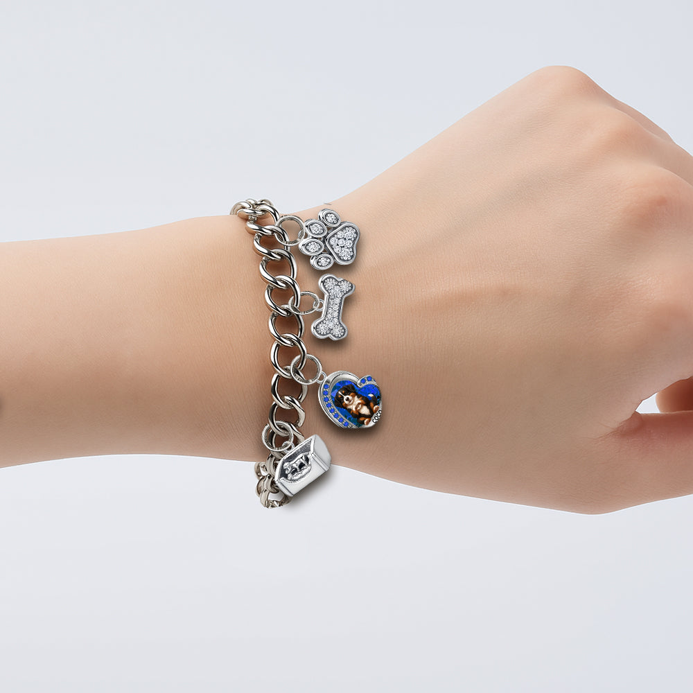 Bracelet personnalisé pour chien avec breloques « Chiot/Chaton fait des cœurs avec ses mains »