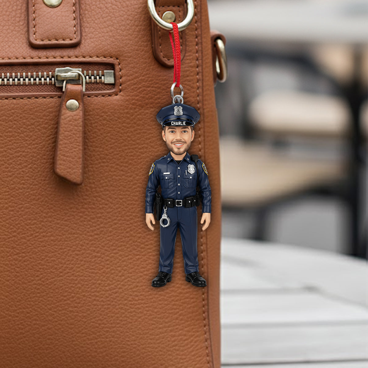 Stolz, Polizist zu sein – Personalisierte, individuell gestaltete 3D-Minifigur eines Polizisten als Ornament