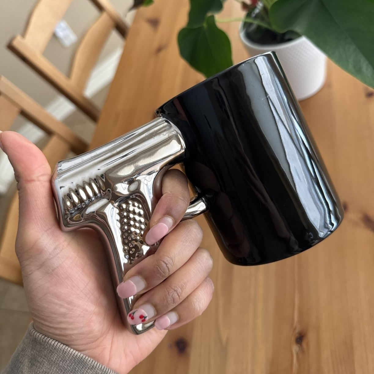 Pistolenförmige Keramik-Kaffeetasse