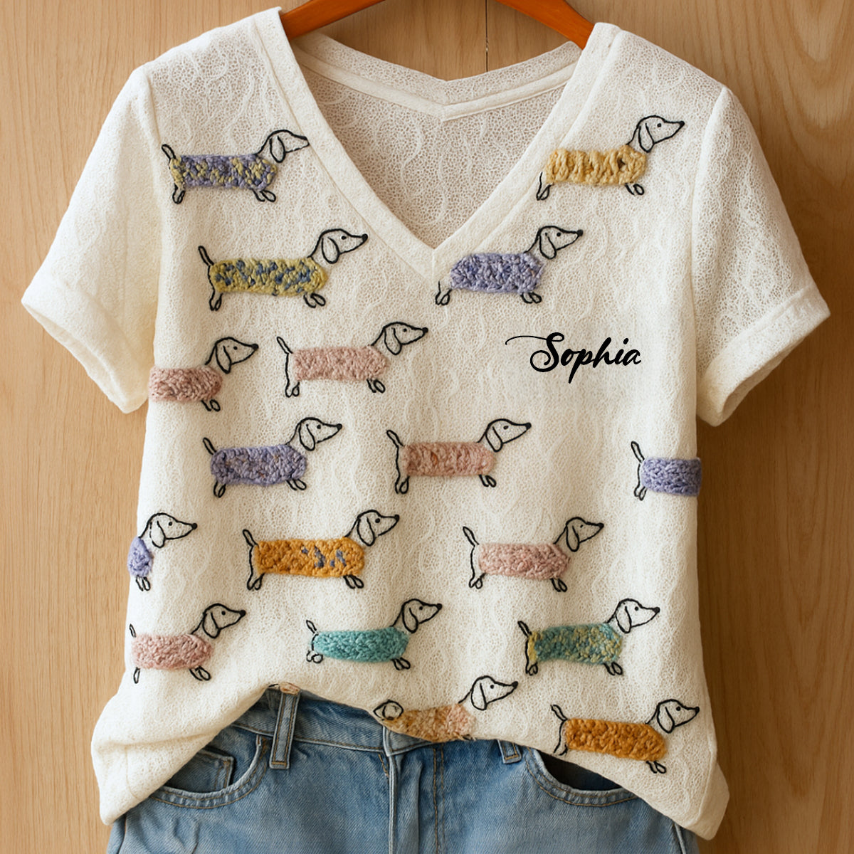 Adorables teckels - T-shirt à col en V entièrement imprimé avec un teckel personnalisé