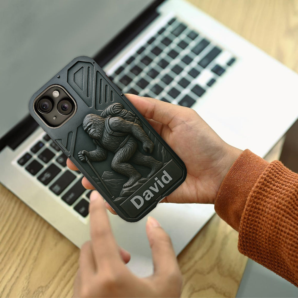 Sasquatch - Personalisierte Handyhülle mit Wandermotiv und Volldruck