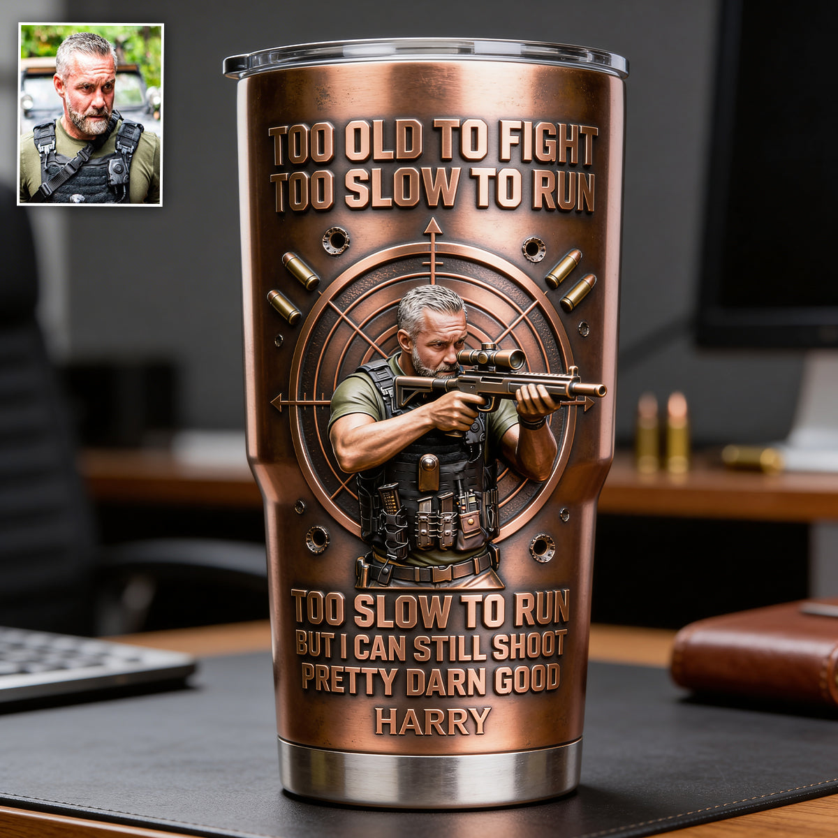 Alter Mann, aber immer noch treffsicher - Personalisierter Veteranen-Becher