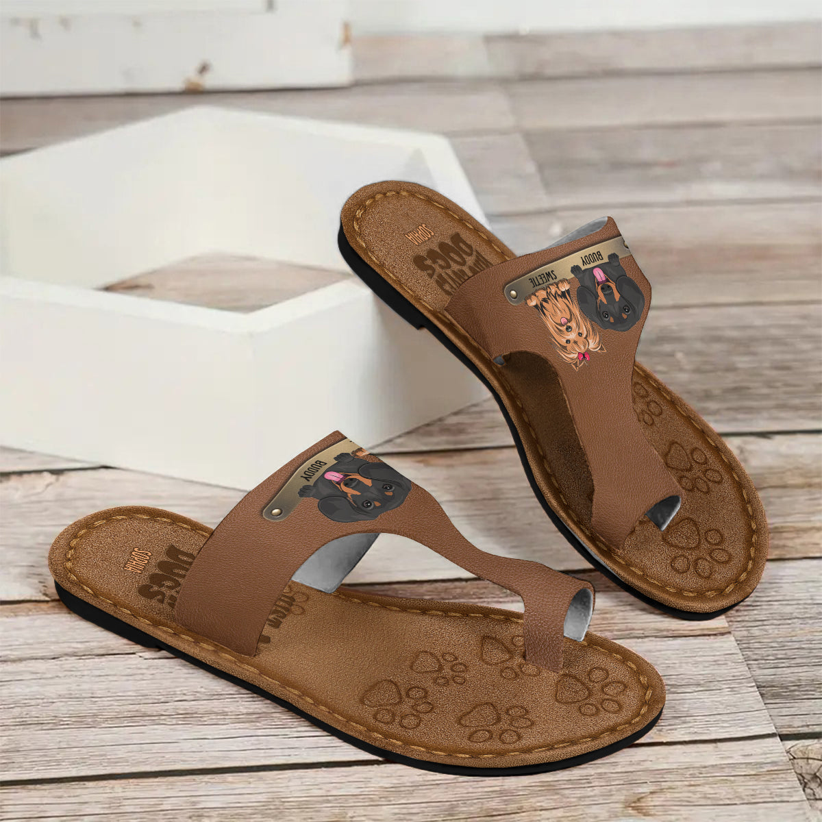 Einfach ein Mädchen, das Hunde liebt – personalisierte Hunde-Sandalen mit offener Zehenpartie