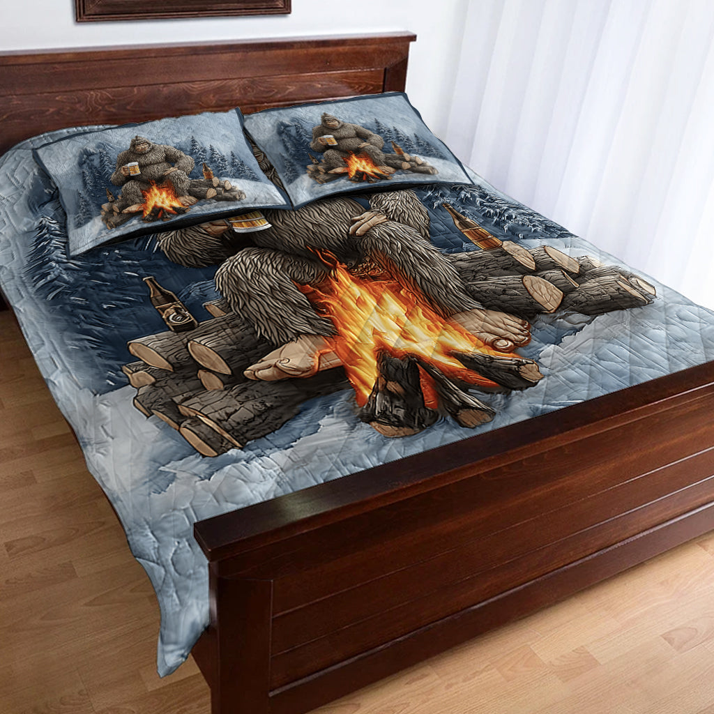 Bigfoot Lovers - Personalized Hiking Quilt Set