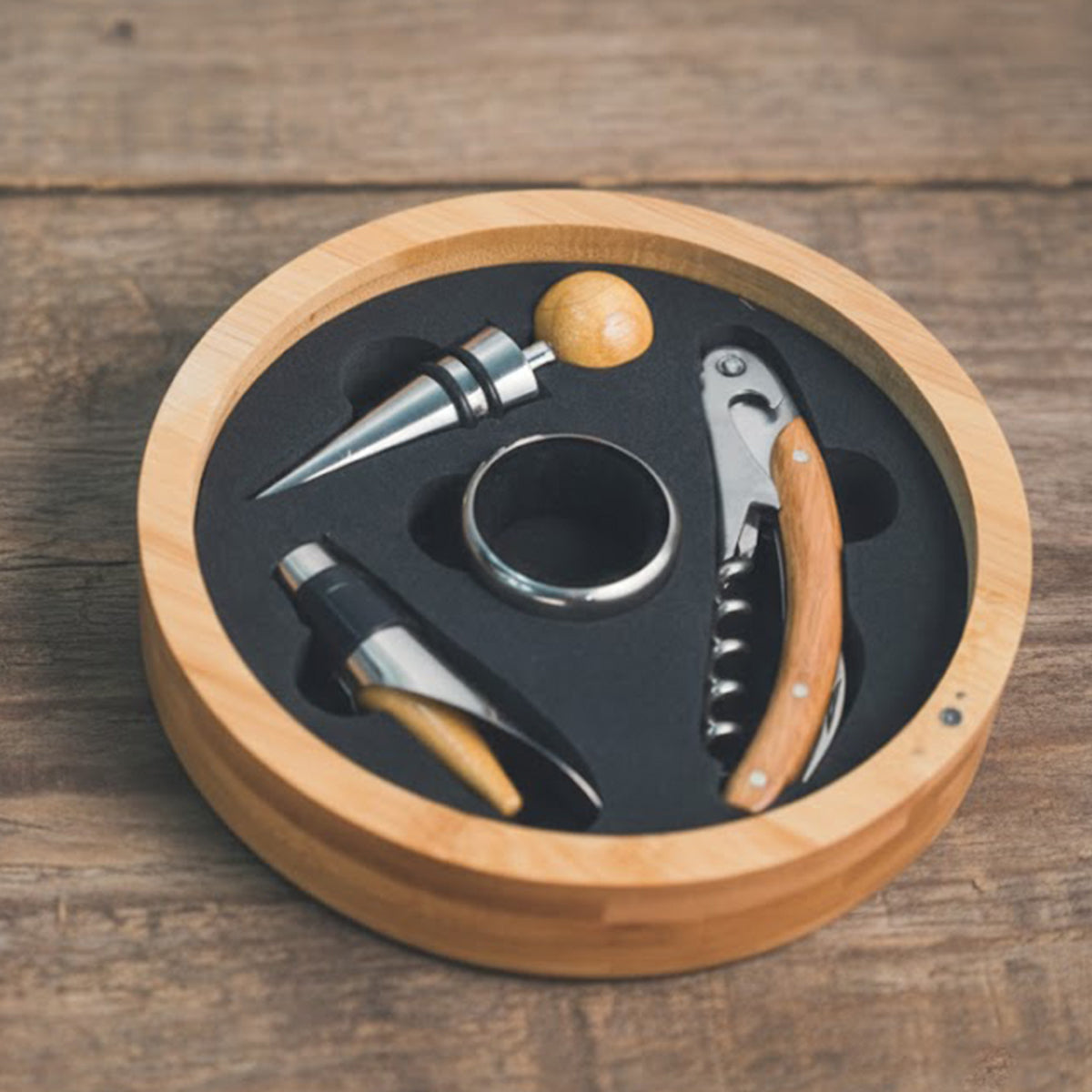 S'agacer mutuellement - Mascotte caricaturale et exagérée - Coffret ouvre-bouteille personnalisé