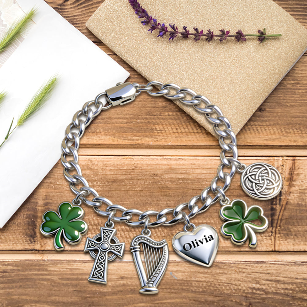 Feiern Sie den St. Patrick's Day – personalisiertes irisches Armband mit Anhängern