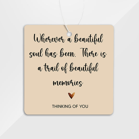 Quadratischer Kartonanhänger