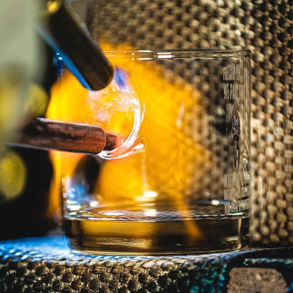 La liberté a un prix. Nous l'avons payée. - Verre à whisky personnalisé en forme de balle de vétéran