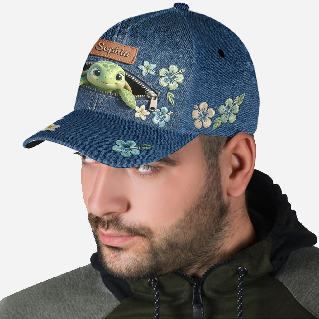 Salty Lil' Beach - Personalisierte Schildkröte Klassische Mütze