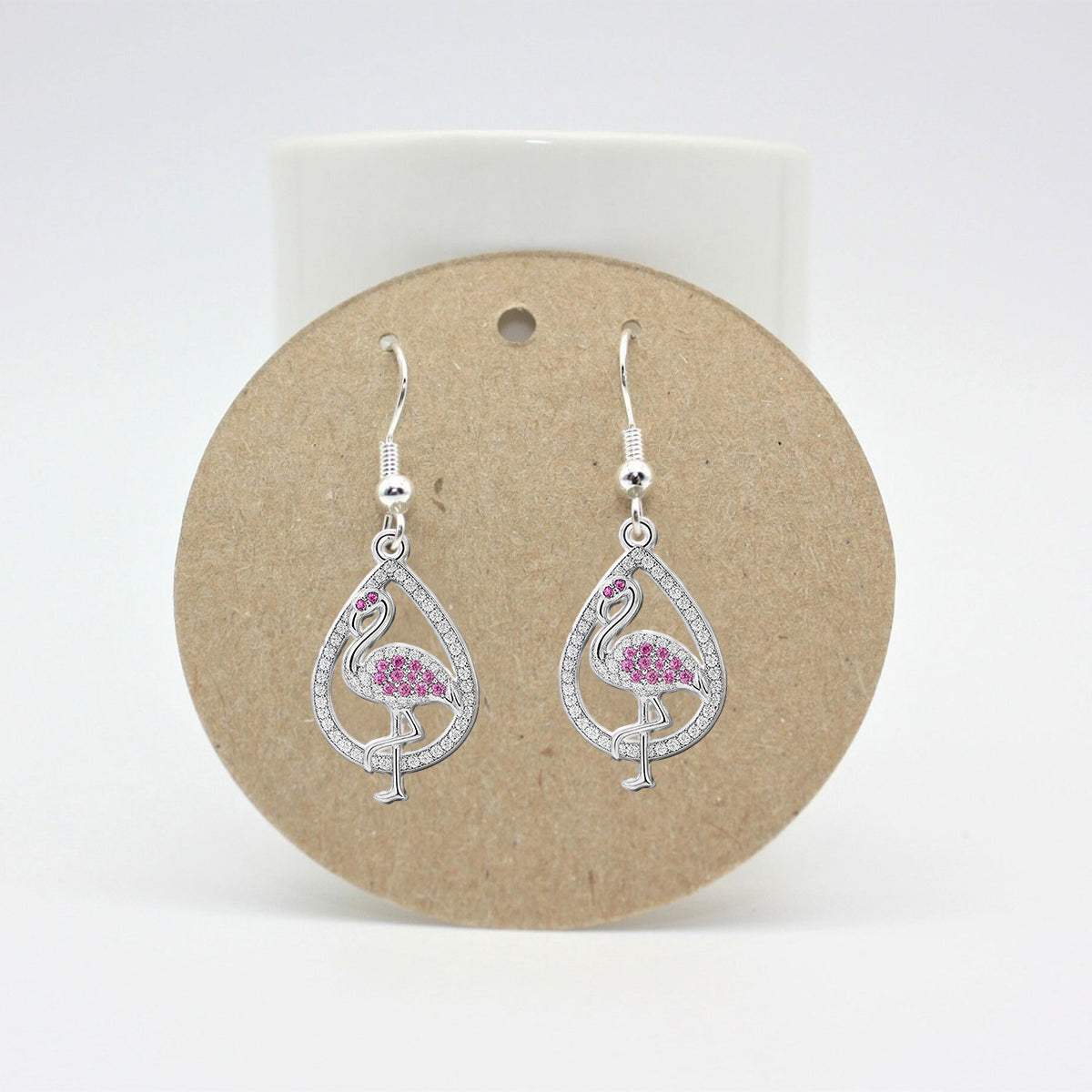 Juste une fille qui aime les flamants roses - Boucles d'oreilles flamant rose personnalisées