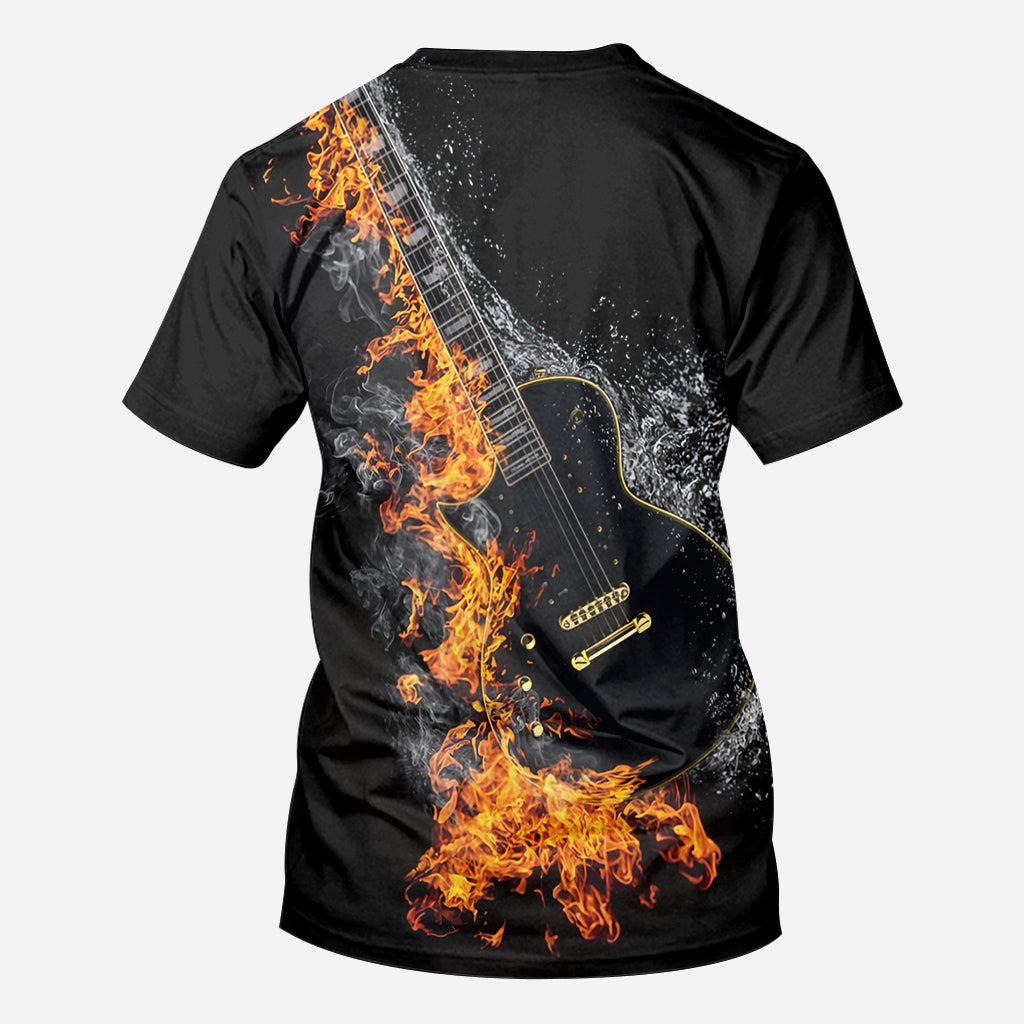 Blazing Guitar – Personalisiertes Shirt mit Gitarrenmotiv